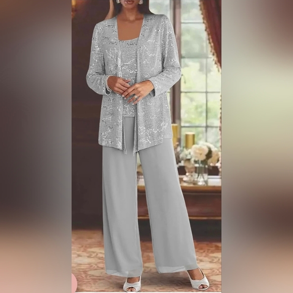 R&M Richards Dresses & Skirts - R&M Richards Elegant Gray Attire